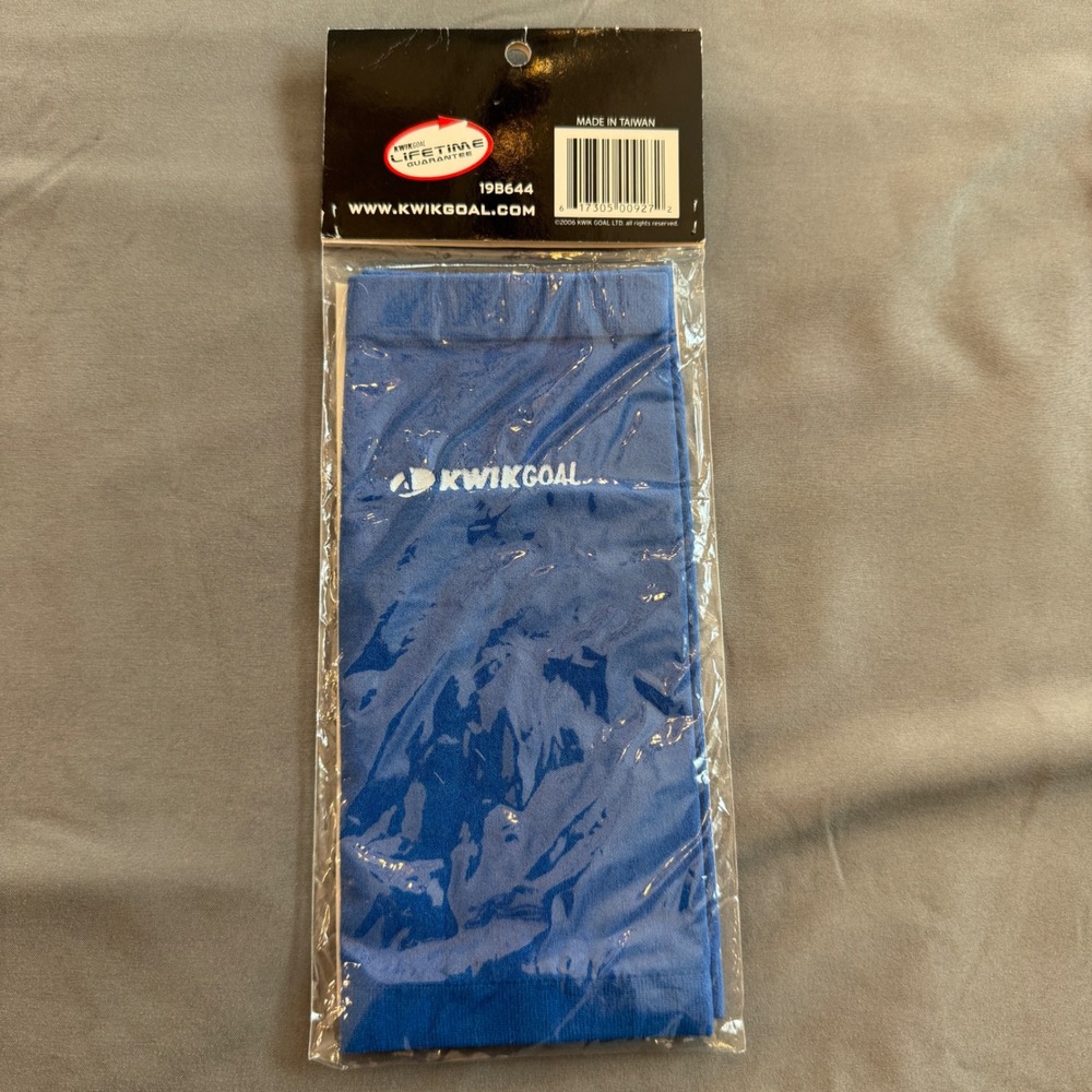 Kwik Goal Compression Sleeves Royal Blue Shinguard‎ Holders 2 Pack 19B644 NEW - Picture 2 of 3